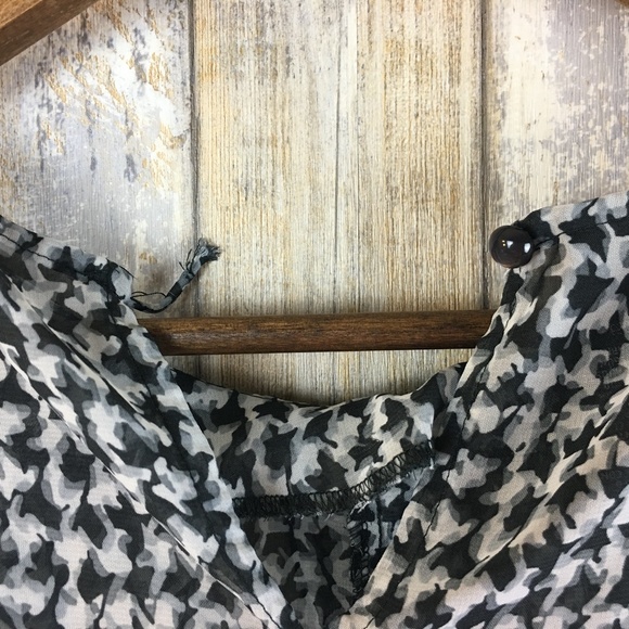 Covington Black & White Sheer Top - Picture 5 of 5